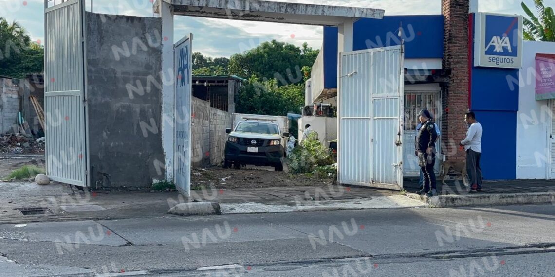 Hallan sin vida a un hombre en oficinas de seguros en Tapachula; fue atacado con machete
