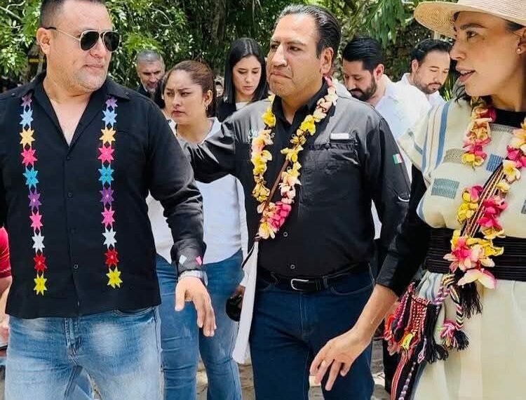 Fabián Barrios de León toma protesta en el Comité de Desarrollo Turístico del Estado de Chiapas, donde estuvo el gobernador del estado y la secretaria de turismo del gobierno federal