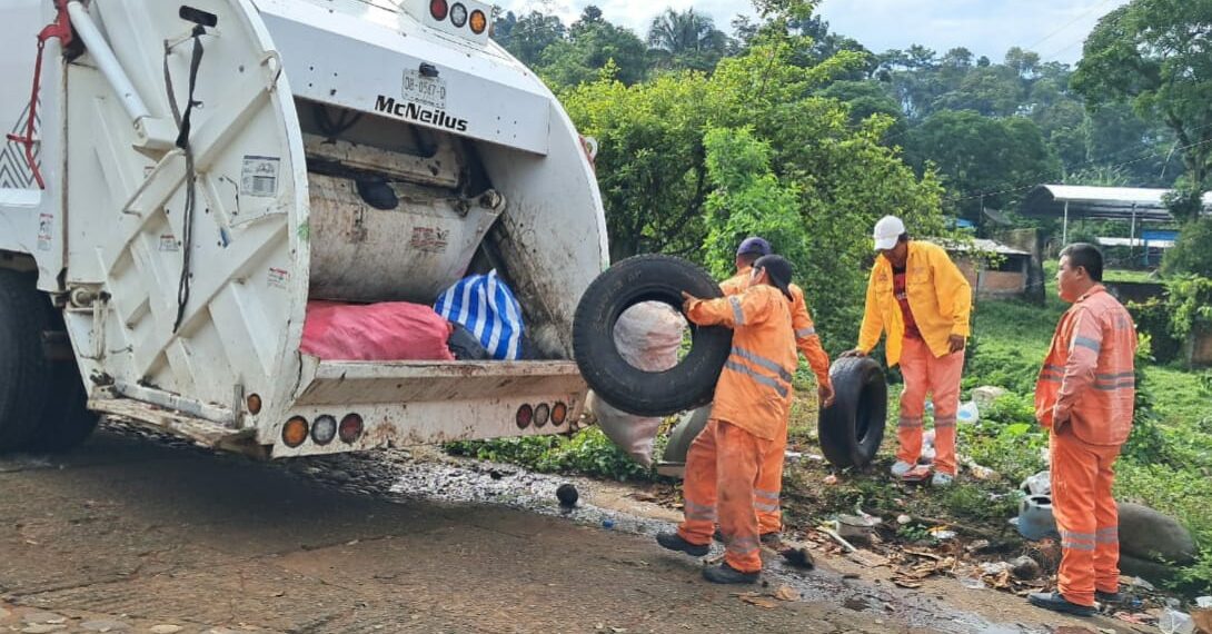 Familias tuxtlachiquenses se suman a las acciones de eliminar criaderos de mosquitos