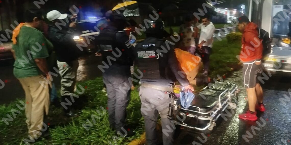 Motociclista termina herido tras ser embestido por camioneta en Tapachula; responsable se da a la fuga