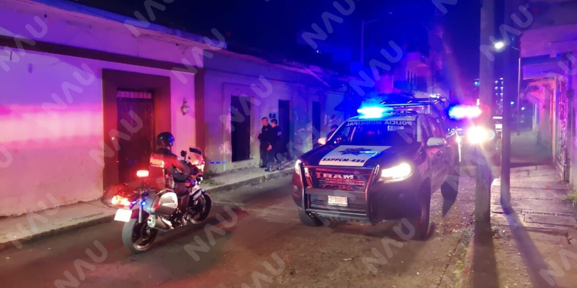 Provoca movilización por quema de basura en vivienda abandonada en Tapachula