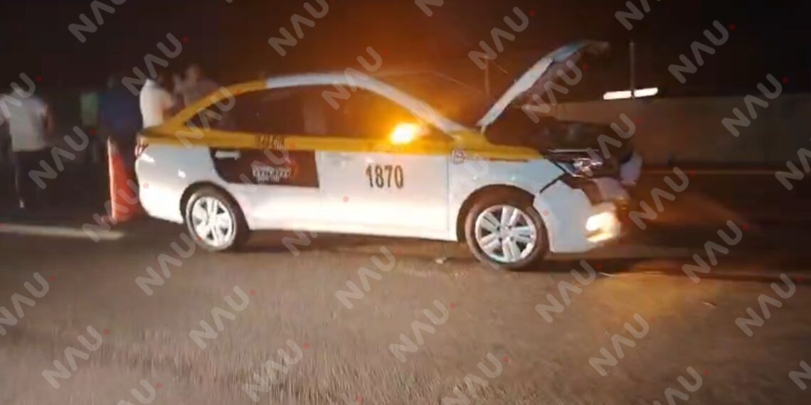 Fuerte choque entre taxi y automóvil particular en la carretera Tapachula – Huixtla deja cuantiosos daños materiales