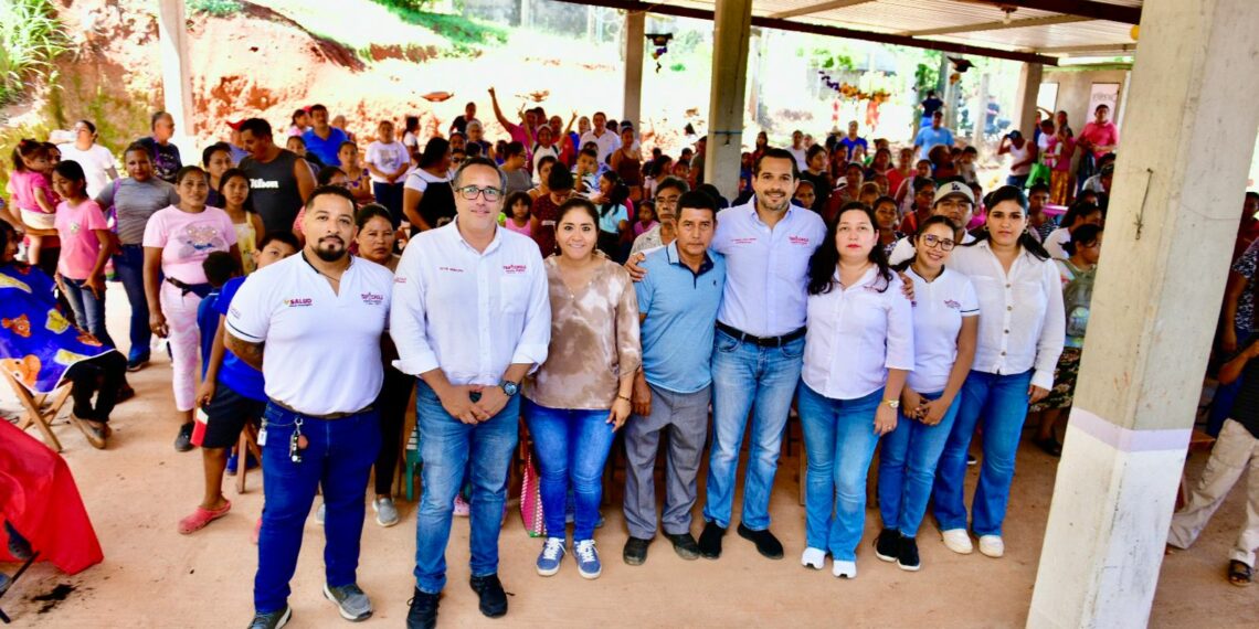 Gobierno Municipal acerca servicios gratuitos de salud a las familias de la colonia Lumijá