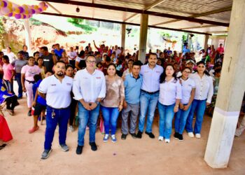 Gobierno Municipal acerca servicios gratuitos de salud a las familias de la colonia Lumijá