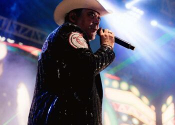 Mas de 10 mil personas asisten al concierto del Trono de México en Cacahoatán