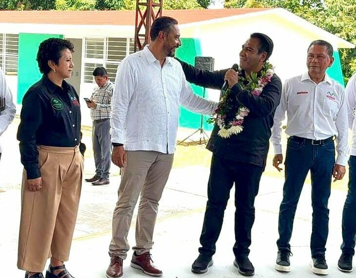 Eduardo Ramírez un gran aliado de la educación de los jóvenes tuxtlachiquenses