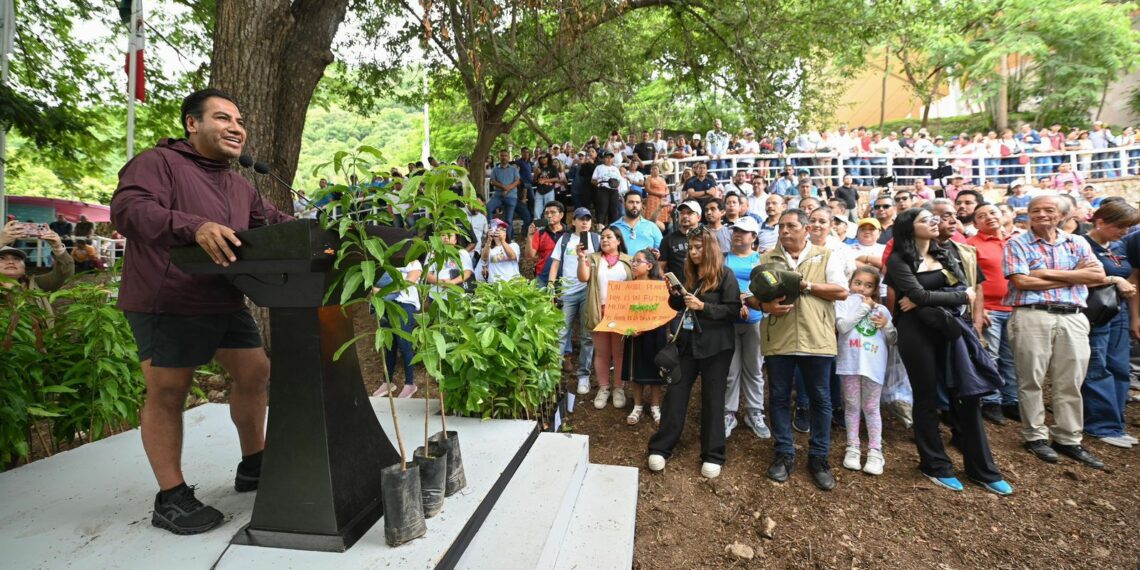 Asiste Eduardo Ramírez a inicio de la reforestación “Siembra con conciencia” en el MUCH