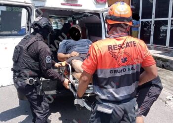 Hombre sobrevive tras recibir descarga eléctrica y caer de tercer piso en Tapachula