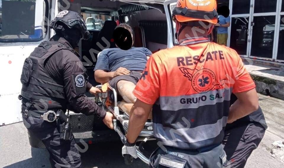 Hombre sobrevive tras recibir descarga eléctrica y caer de tercer piso en Tapachula