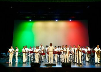 Yamil Melgar reconoce el talento de la Sinfónica de la SEMAR