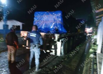 Policía frustra intento de rapiña a tráiler cargado con cemento en la vía Huixtla – Motozintla