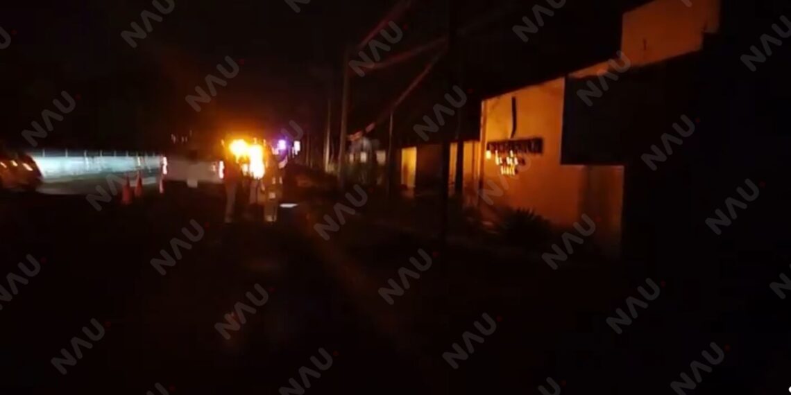 Explosión de transformador provoca apagón y alarma en hotel de Tuxtla Chico