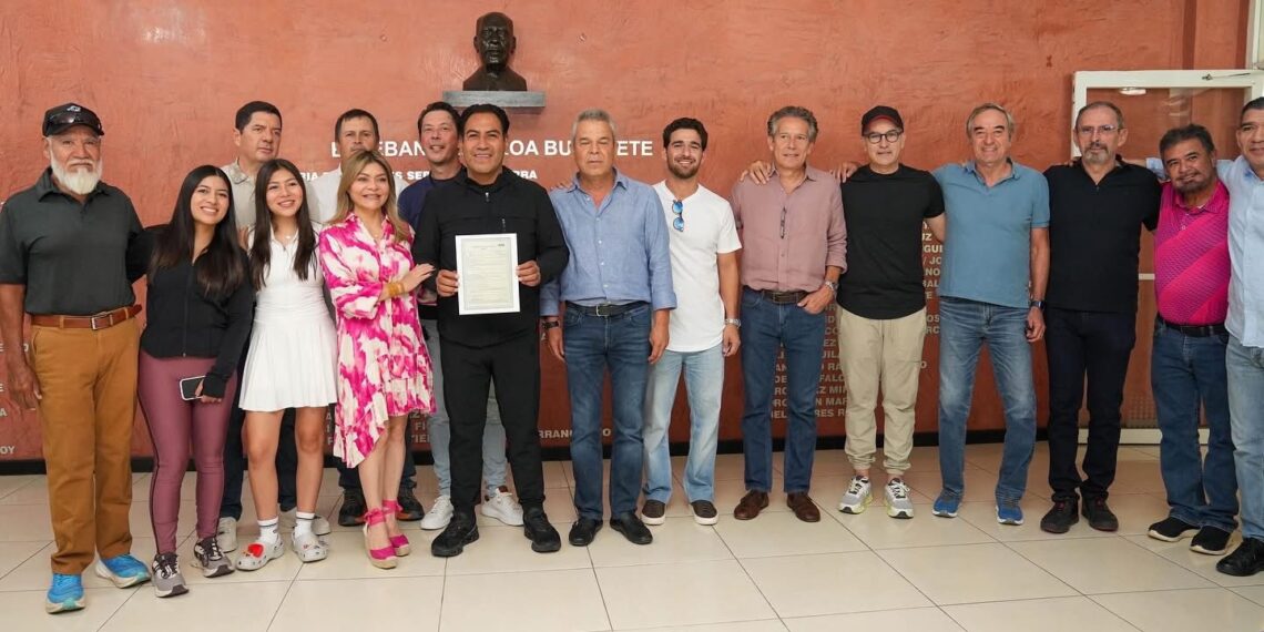 El Club Campestre Tuxtla reconoce a Eduardo Ramírez por consolidar la paz en Chiapas