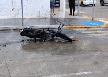 Dos motociclistas de “Mandaditos” resultan lesionados tras ser impactados por un vehículo que se dio a la fuga en Tapachula