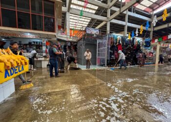 Realizan jornada de limpieza en el Mercado de la Zona Norte para mejorar su imagen y reactivarlo