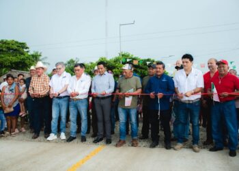 El presidente Elmer de Jesús Vázquez Gallardo entrega el Puente Vehicular en el Ejido Cuauhtémoc