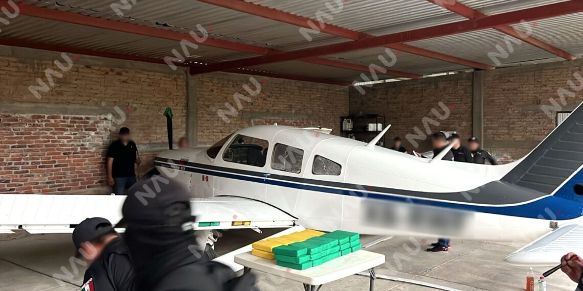 Aseguran más de 200 paquetes de cocaína y una avioneta en Tapachula