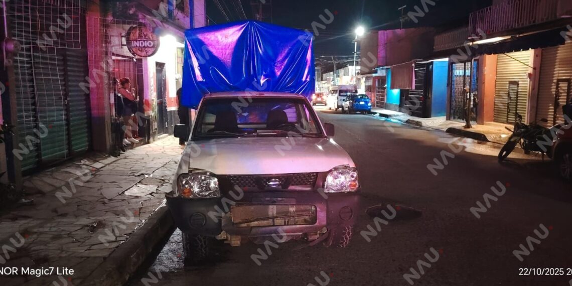 Conductor en estado de ebriedad provoca accidente y su acompañante agrede a un policía en Tapachula