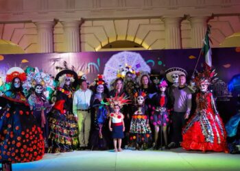Color, arte y tradición brillan en el Concurso de Catrinas y Catrines 2025 en San Cristóbal