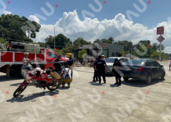 Mujer resulta lesionada en accidente dentro del estacionamiento de Plaza Alaiia