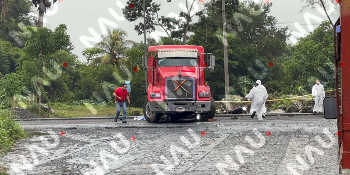 Muere presunto marino tras ser arrollado por tráiler en el libramiento de Tapachula