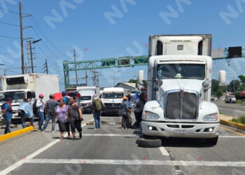 Falta de respuesta de SICT para emisión de licencias de conducir pone en crisis a transportistas federales en Chiapas
