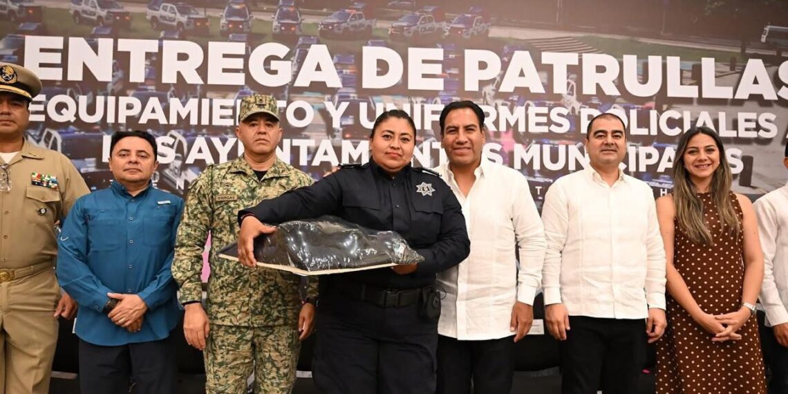 Eduardo Ramírez fortalece la seguridad municipal con entrega de patrullas y equipamiento