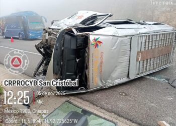 Atiende Protección Civil accidente en la autopista San Cristóbal–Tuxtla Gutiérrez, no se reporta personas sin vida