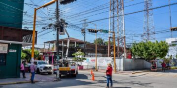 El presidente Elmer Vázquez impulsa la modernización de semáforos en la 2ª Avenida Norte