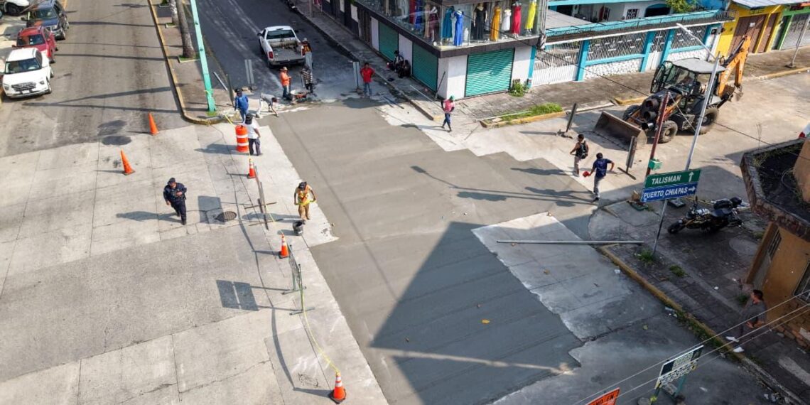 Más de dos décadas pasaron para que se diera mantenimiento al crucero de la 7a. Norte y 17a. Oriente