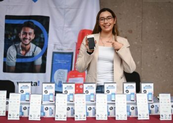 Eduardo Ramírez impulsa el empoderamiento económico de las chiapanecas con herramientas tecnológicas