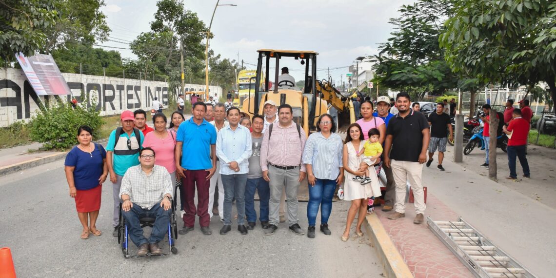 Elmer de Jesús Vázquez Gallardo da inicio a la rehabilitación del alumbrado público en la carretera Ciudad Hidalgo – Jaritas