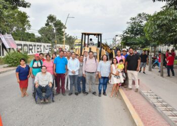 Elmer de Jesús Vázquez Gallardo da inicio a la rehabilitación del alumbrado público en la carretera Ciudad Hidalgo – Jaritas