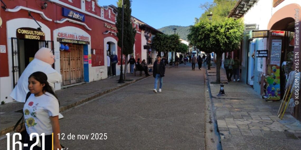 Supervisan y retiran obstrucciones en andadores del Centro de San Cristóbal