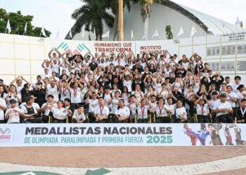Eduardo Ramírez reconoce a atletas de Olimpiada y Paralimpiada y Primera Fuerza 2025