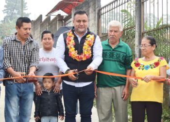 Con amor y voluntad se siguen entregando obras en Unión Juárez: Fabián Barrios de León