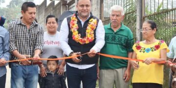 Con amor y voluntad se siguen entregando obras en Unión Juárez: Fabián Barrios de León