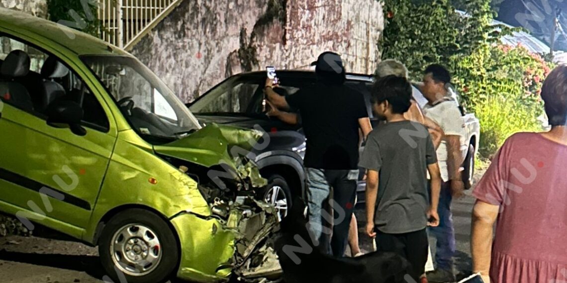 Vehículo descontrolado provoca daños en Lomas del Soconusco; no hubo lesionados