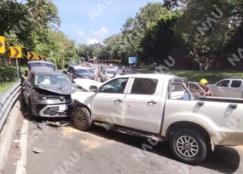 Accidente en curvas de la Calavera deja tres lesionados, incluida una menor