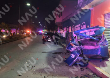 Joven provoca choque múltiple en la colonia 16 de Septiembre; un lesionado y daños en tres vehículos