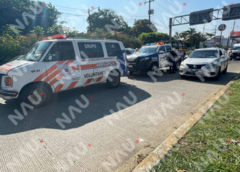 Persona Fallece Dentro de una Combi en la Colonia 5 de Febrero; Señalan Negativa de Atención Médica