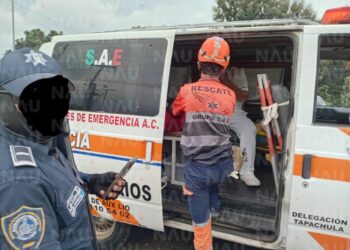 Dos jóvenes lesionados en accidente sobre la carretera Tapachula–Viva México