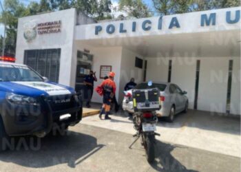 Joven resulta lesionado tras sufrir caída en calles del norte de Tapachula