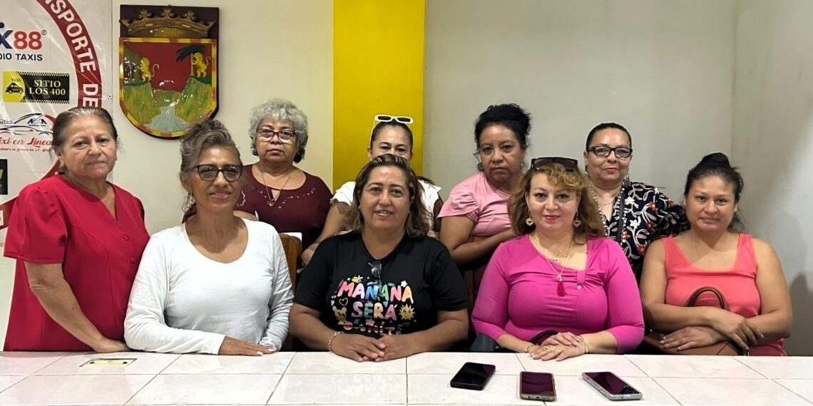 Mujeres taxistas de Tapachula convocan a participar en su agrupación