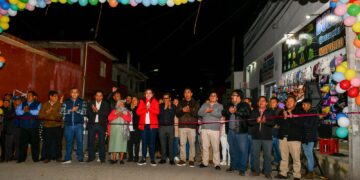 Inauguran nuevo alumbrado público en Nueva Palestina para fortalecer la seguridad y bienestar de los vecinos