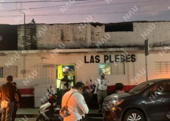 Operativo del INM y policías aseguró a migrantes en el bar “Las Plebes” de Tuxtla Gutiérrez