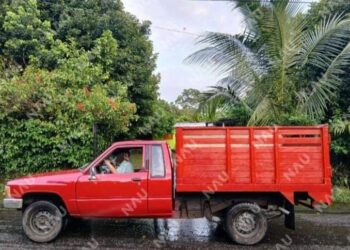 RECUPERAN CAMIONETA ROBADA EN EL CENTRO DE TUXTLA CHICO; LADRÓN LOGRA HUIR