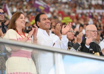 Asiste Eduardo Ramírez al Tercer Informe del gobernador de Oaxaca, Salomón Jara