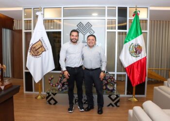 Juan Carlos Moreno Guillén y Víctor Saldaña sostienen productiva reunión de trabajo