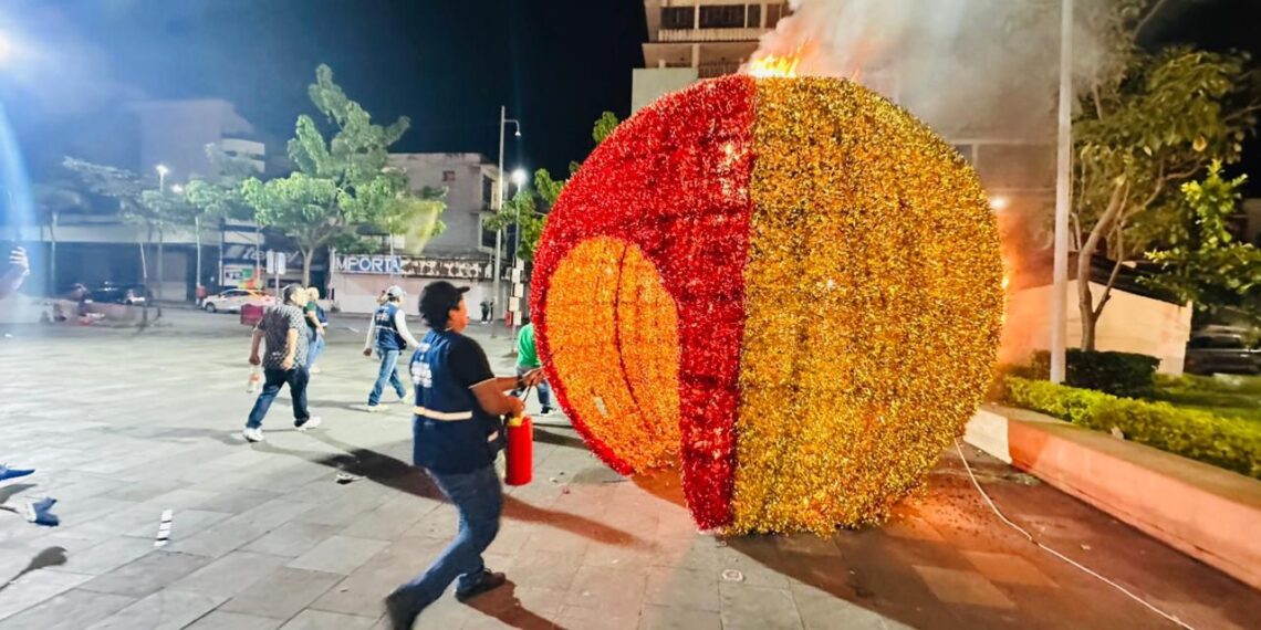 Autoridades atienden incidente en decoración decembrina del Parque Miguel Hidalgo